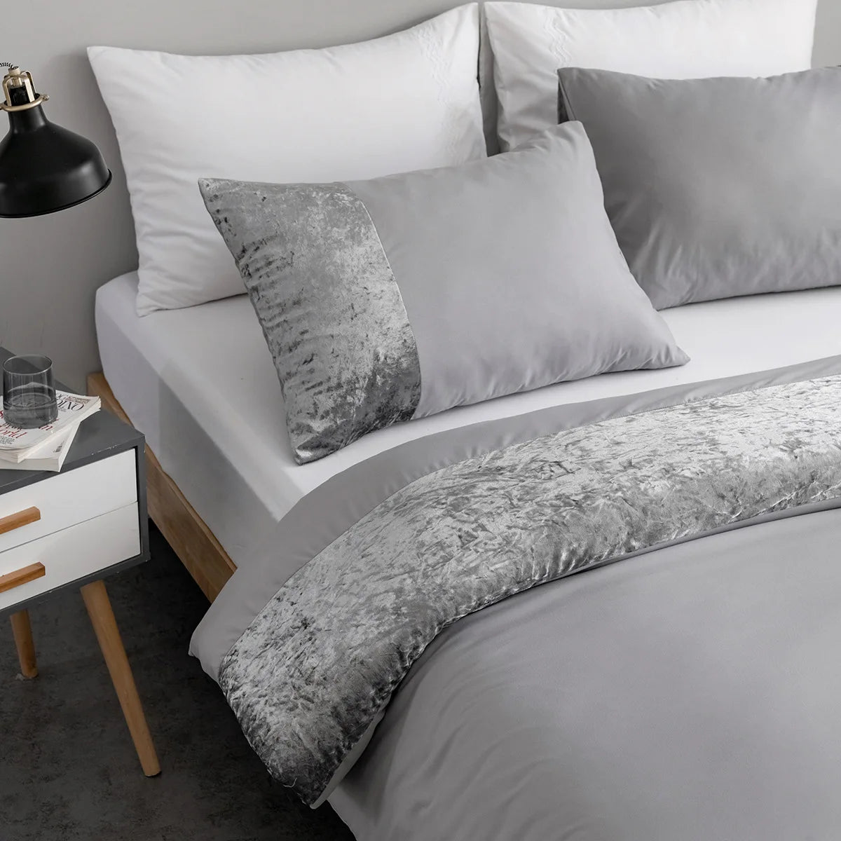 Velour: Luxurious 3-Piece Bedding Set