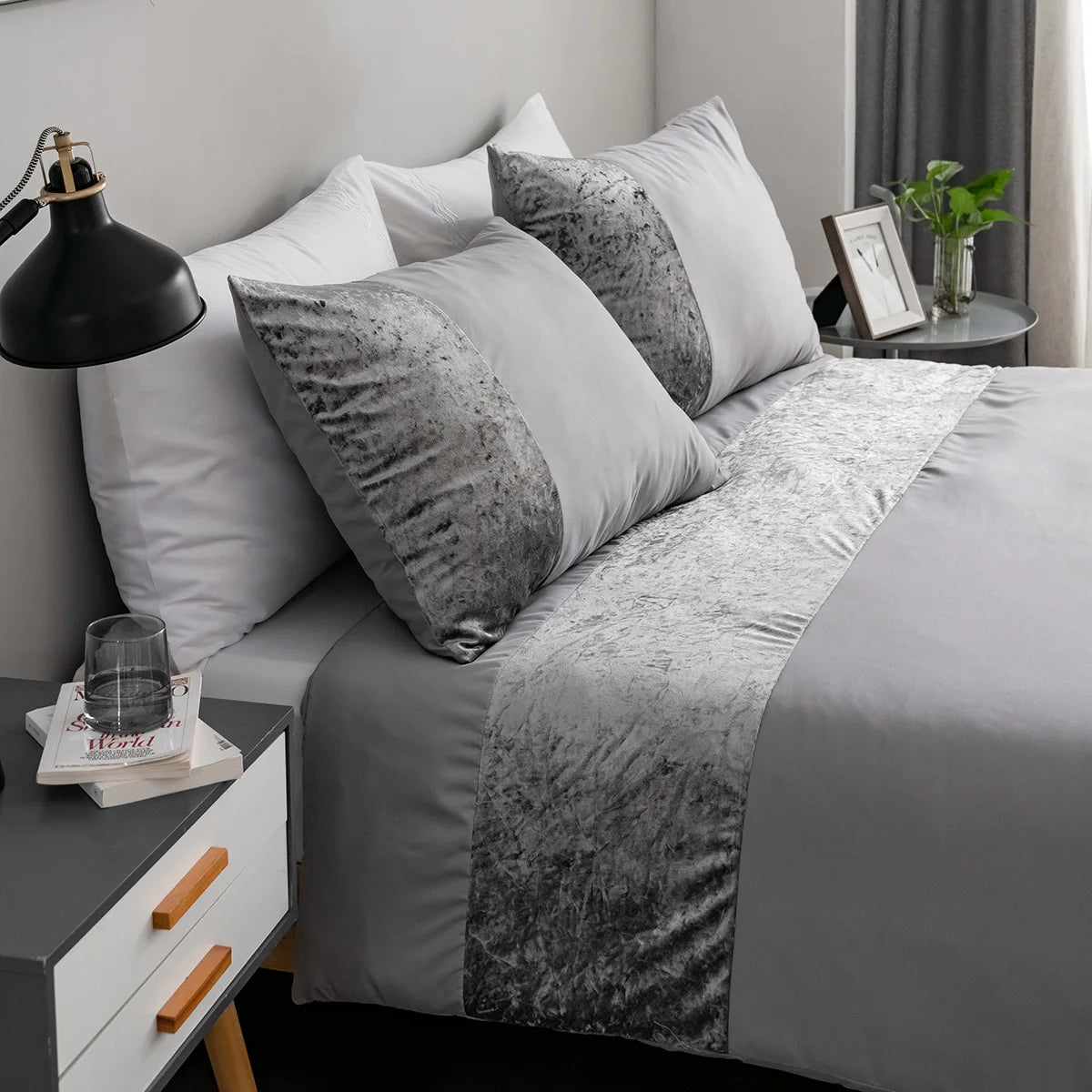 Velour: Luxurious 3-Piece Bedding Set